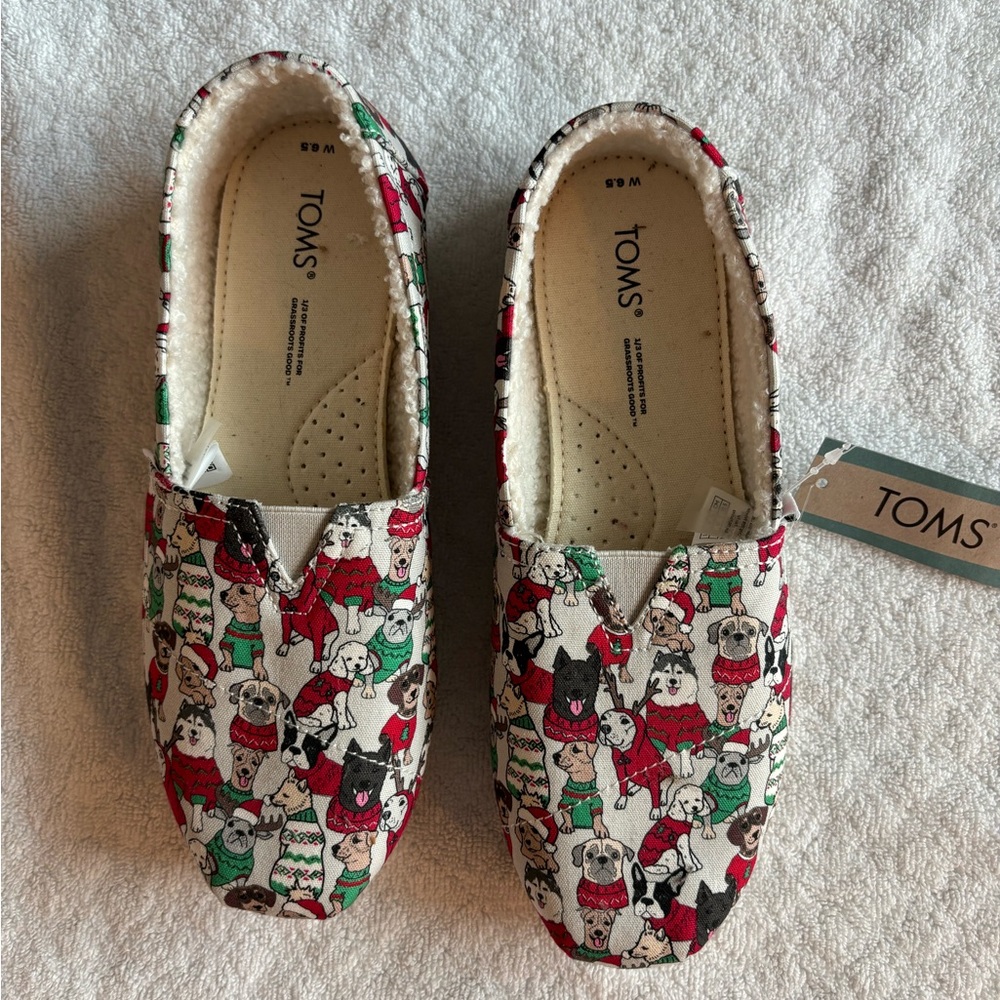 Tom’s Christmas Dog Canvas Shoes  - size 6.5